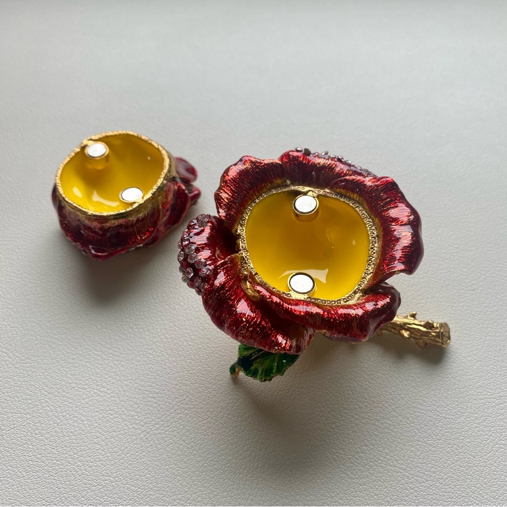 Elegant Red Rose jewelry home decor - Picture 3 of 6